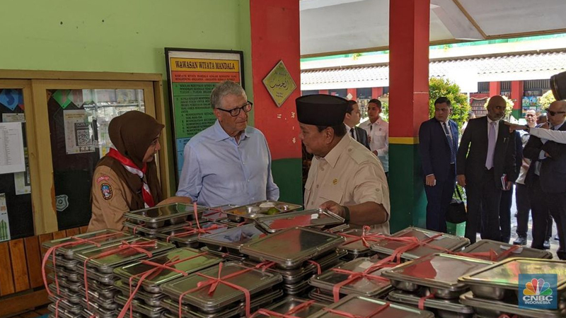 Prabowo dan Bill Gates Blusukan ke Sekolah, Pantau Langsung Program Makan Bergizi Gratis
